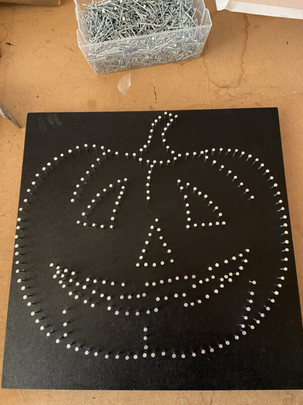 IMG_7385 Creatief String-art Pakket Jack O Lantern