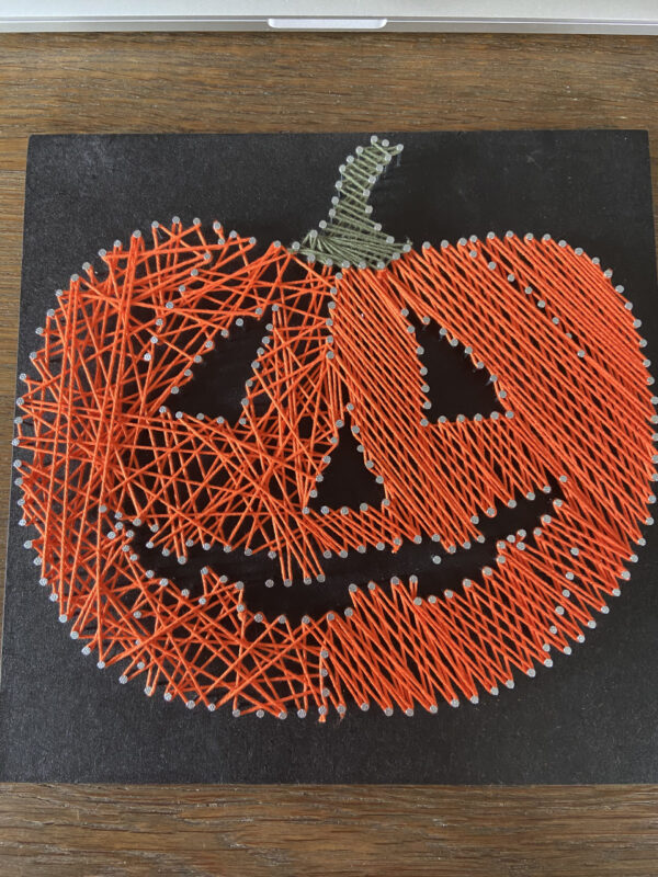 IMG_7399 Creatief String-art Pakket Jack O Lantern